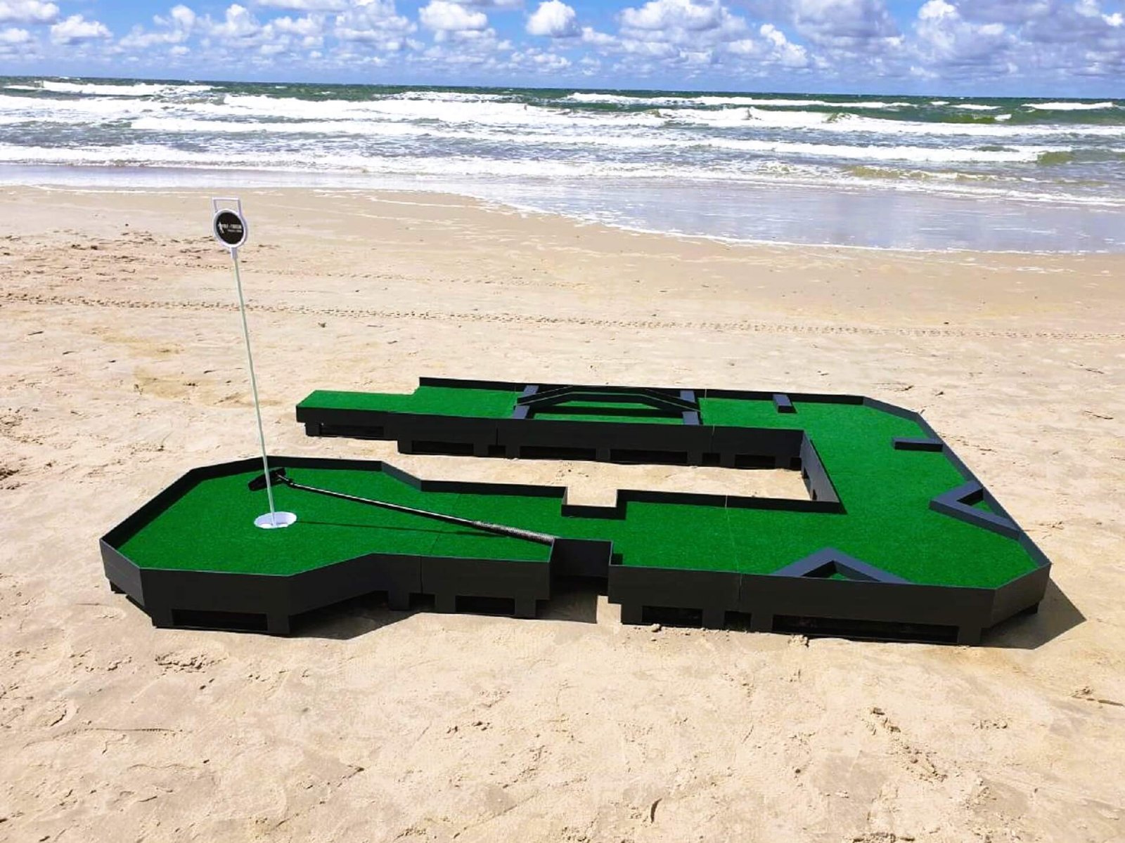 wysokiej jakości pole do minigolfa
